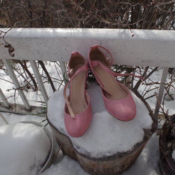 Pink Heel Ankle Strap Ladies Shoes By Chase & Chloe - Picture 1 of 5